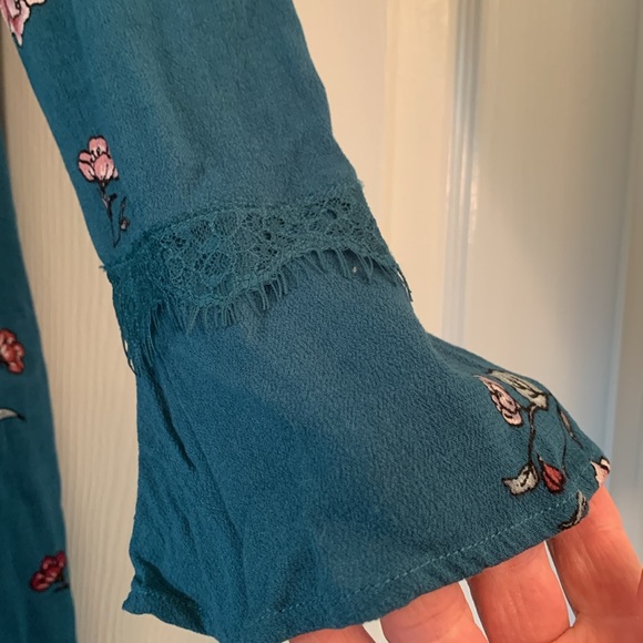 Green Floral Tunic Top/Mini Dress Charming Charlie sz m - Picture 3 of 9